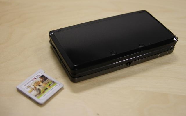 スクラッチカードfor3DSを使ってみた  ちょっと可愛らしさが足りない3DS本体