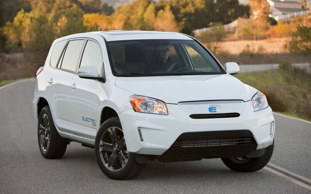 トヨタが2012年から米国で一般向け販売を行うRAV4EV