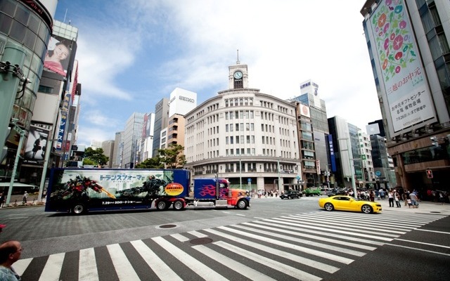トランスフォーマー、銀座に出現！