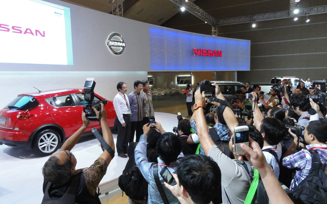 ジャカルタモーターショー11 日産スタンド