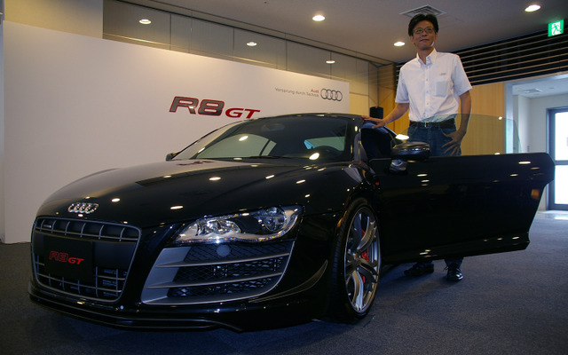アウディジャパン大喜多寛社長とR8 GT（24日）