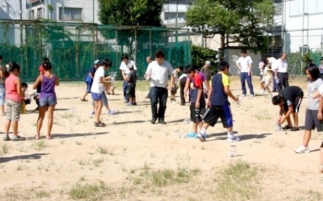 ソーラーカーを走らせている様子（2010年）