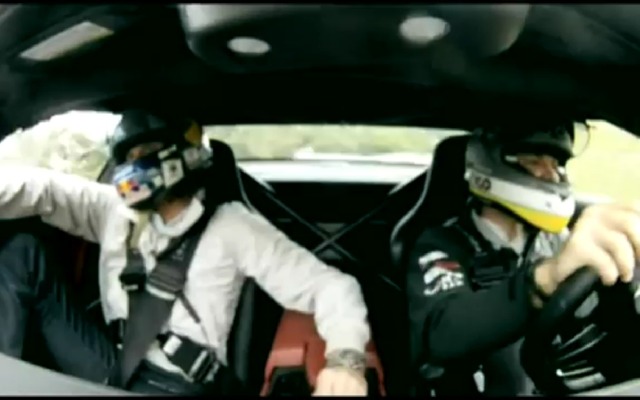 メルセデスGPのF1ドライバー、ニコ・ロズベルグ選手が元F1ドライバーのデビッド・クルサード氏を乗せてニュルブルクリンクを攻める（動画キャプチャー）