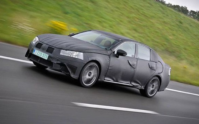 レクサス GS 次期型は「ドライビングマシーン」