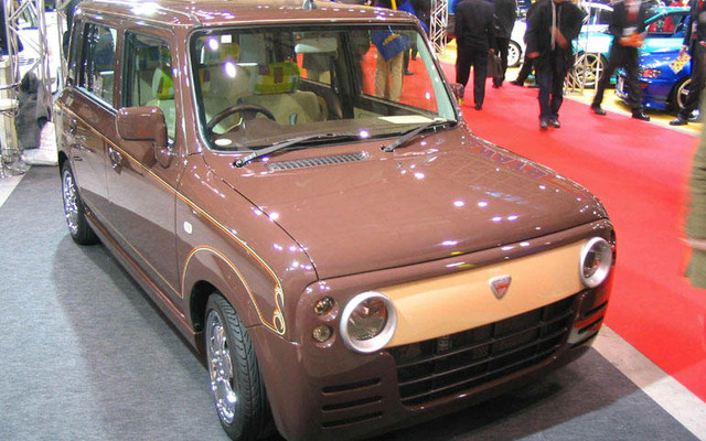 【東京オートサロン'04続報】ピリリとしたニンジンはいかが?