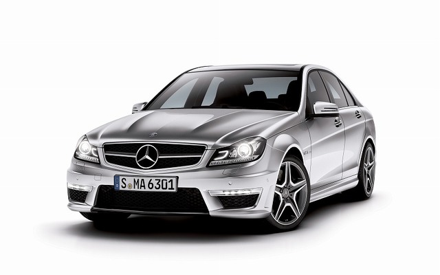 メルセデスベンツ C63AMGセダン