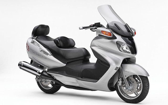 スズキ、ABS装備の大型スクーター発売……『スカイウェイブ650LX』