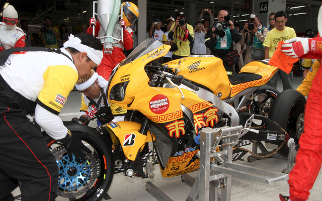 【鈴鹿8耐】チームシンスケ14位完走写真蔵