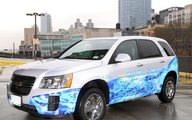 シボレーエクイノックスがベースのGMの燃料電池実験車
