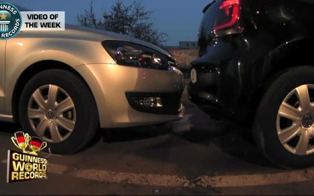 前後の車両との隙間はわずか26cm（動画キャプチャー）