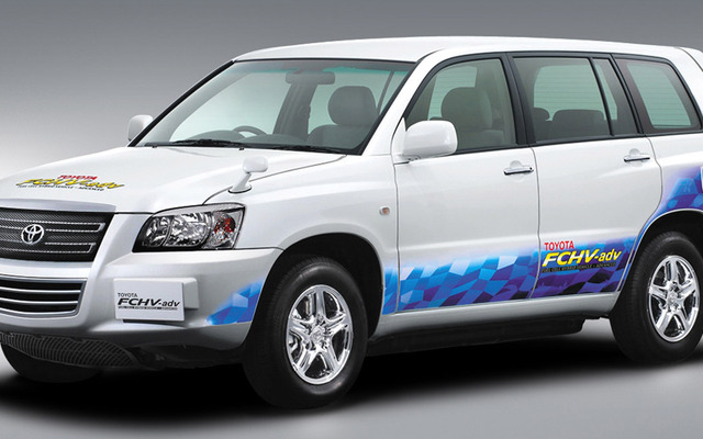 トヨタの燃料電池実験車、FCHV-adv