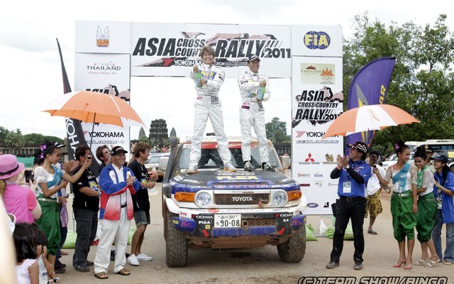 哀川翔、アジアクロスカントリーラリー2011に参戦し、1800kmを走破