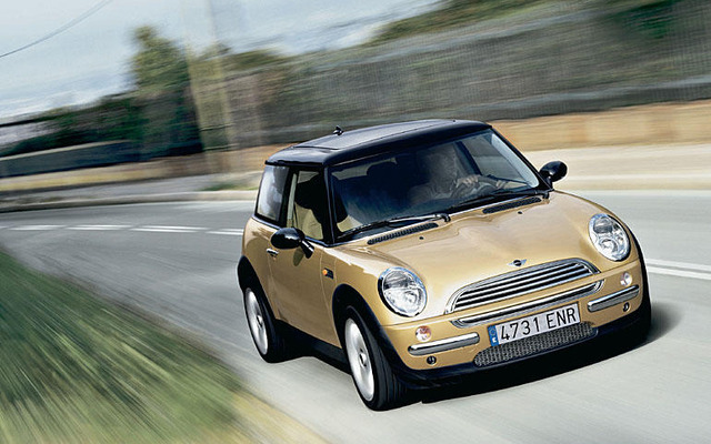 【ジュネーブモーターショー'04出品車】『MINIコンバーチブル』の約束