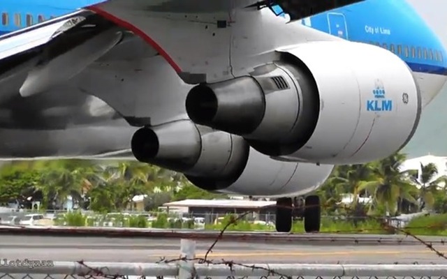 プリンセス・ジュリアナ空港、B747離陸