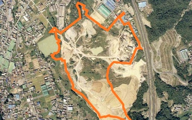 トヨタ紡織テストコースの建設予定地。南北（写真天地方向）に走る道路は東海環状自動車道。