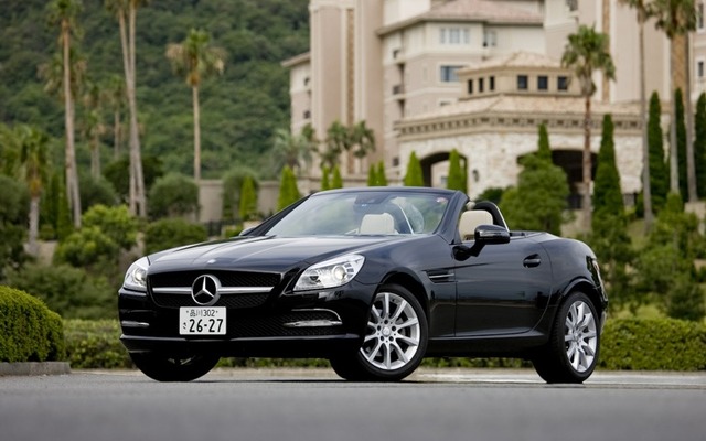 写真はメルセデスベンツ SLK 200 BlueEFFICIENCY