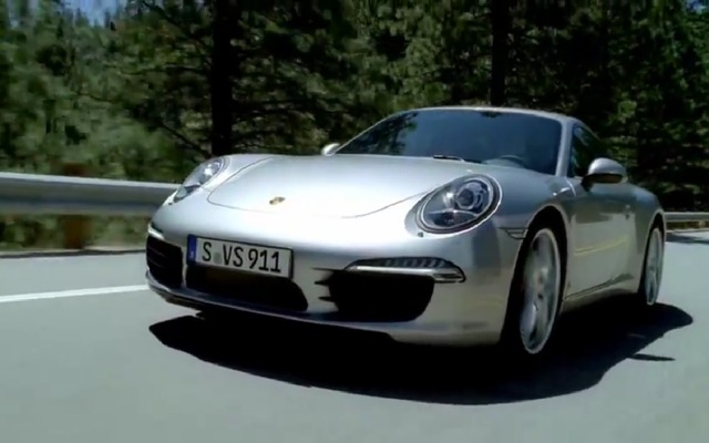 新型ポルシェ911（動画キャプチャー）