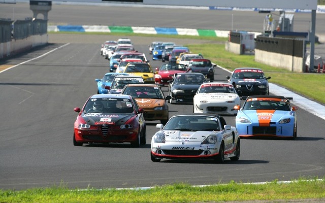 アイドラーズ12時間耐久レース