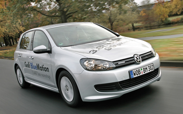 11日にVWによるエコドライブ世界選手権「Think Blue. World Championship 2011」が開催される。写真は、日本代表の工藤氏がステアリングを握るのと同車種のゴルフ・ブルーモーション