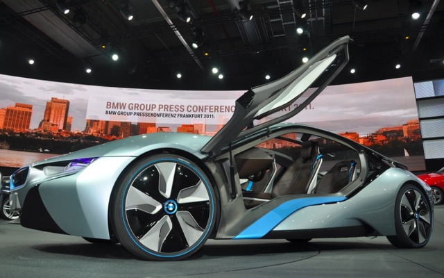 BMWは i8 などを大々的に発表した