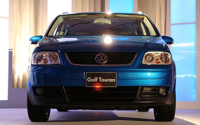 【VW『トゥーラン』日本発表】『ゴルフ』を使って認知度アップ