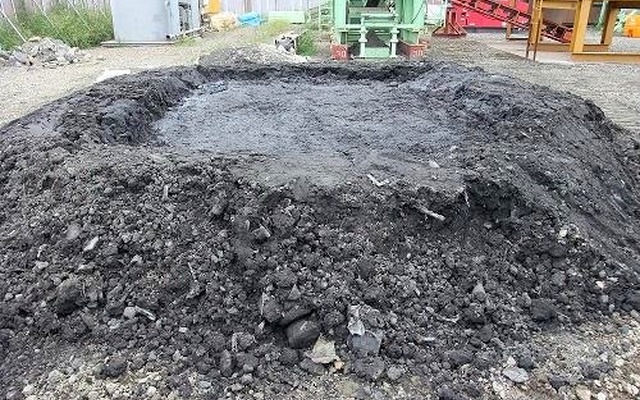 がれきを含んだ泥土