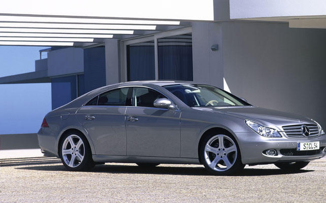 【ジュネーブモーターショー'04出品車】メルセデスの新型クーペ『CLS』は4ドア