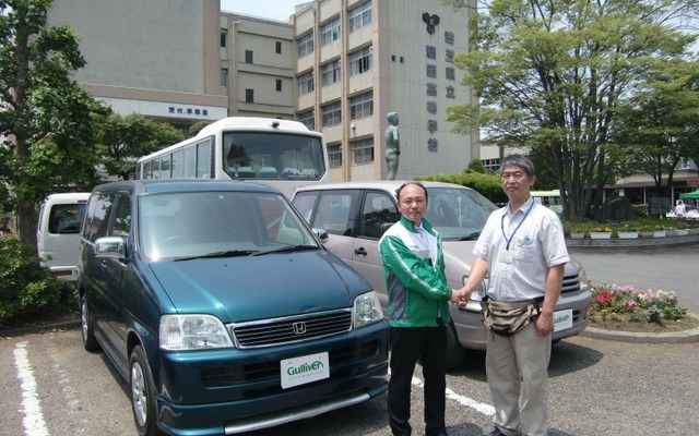 ふくしま新発売。福島県双葉町への車両の引渡し風景（埼玉県加須市で）