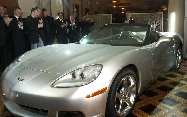 【ジュネーブモーターショー'04出品車】シボレー、6代目『コルベット』にコンバーチブル追加