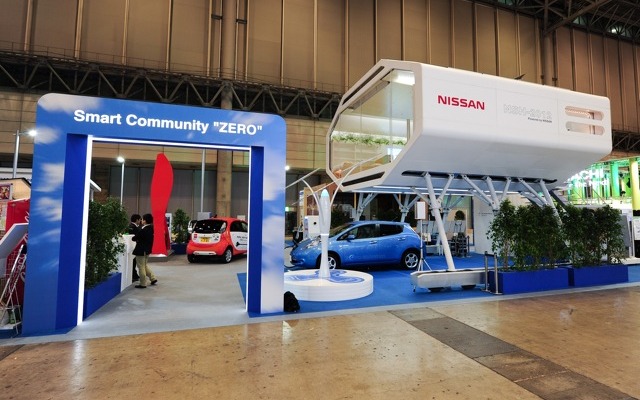 日産スタンド（CEATEC 11）