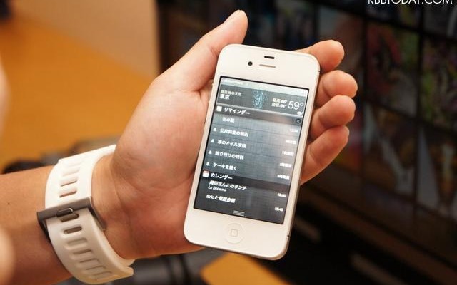 iPhone 4S、アンテナが変わった！ 速度は14.4Mbpsに  iPhone 4S
