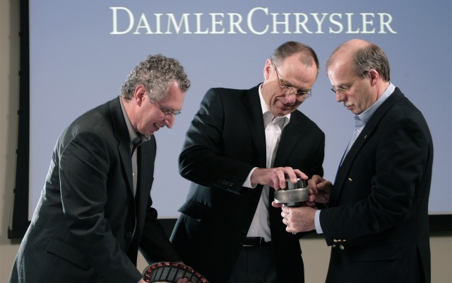 GM、BMW、ダイムラークライスラー（当時）の3社は2006年、2モードハイブリッドシステムの共同開発に成功