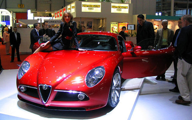 【ジュネーブモーターショー'04速報】生産へ……アルファロメオ『8Cコンペツィティオーネ』