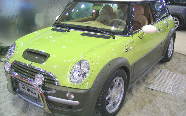 【ジュネーブモーターショー'04速報】ふくらんだ……『MINIワゴン』