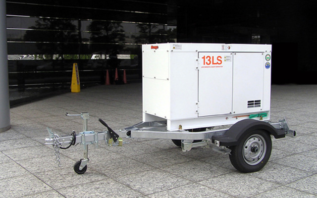 レーラー一体型の小型軽量移動式電源車（協和エクシオ）