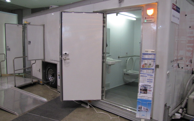 トイレトレーラー（RISCON・SEECAT11）