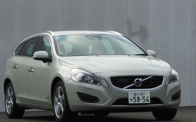 とにかくスタイリッシュなワゴンである。