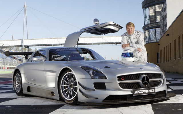 メルセデスベンツSLS AMG GT3とミカ・ハッキネン選手