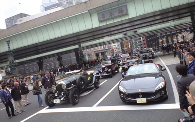 日本橋の架橋100周年を記念してクラシックカーイベントが開催される（写真：2010年の様子）