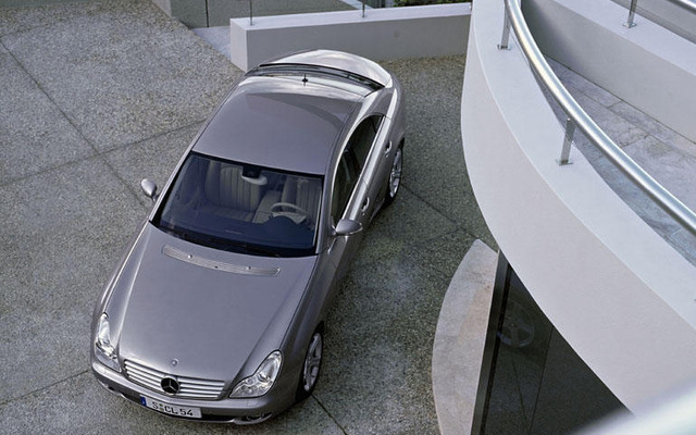 【ジュネーブモーターショー'04写真蔵】メルセデセスベンツ『CLS』…4ドアクーペ