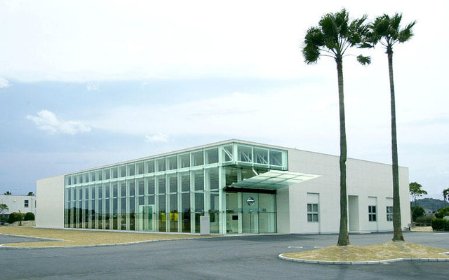 日産九州工場、新ゲストホールをオープン