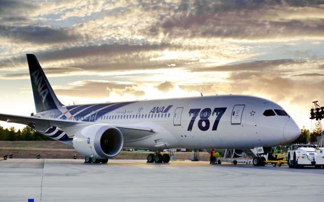 9月26日、米エバレット工場でボーイングからANAへ、787初号機引き渡しの式典。