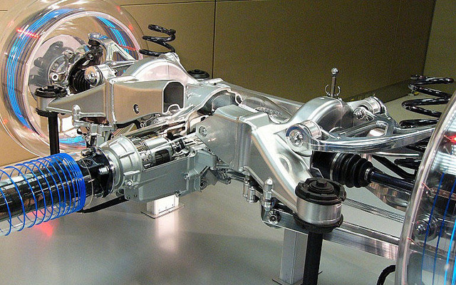 次期ホンダ『レジェンド』…スポーツカーと競合するドライビング