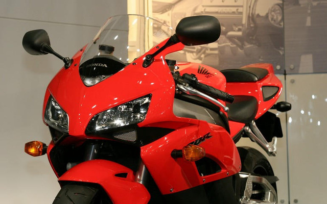 【東京モーターサイクルショー04】ホンダ最高峰スポーツ『CBR1000R』