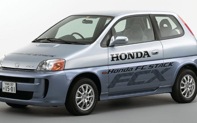 屋久島にホンダ『FCX』---水力発電で水素