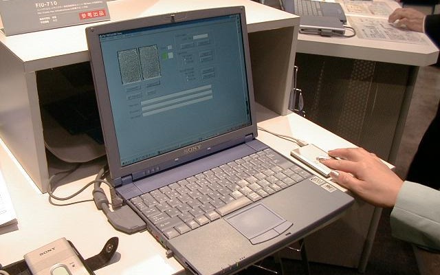 【SECURITY SHOW 2000 Vol. 5】注目!　バイオメトリクスをソニーが手がけるとこうなる
