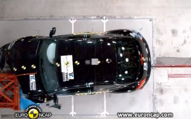 VWザ・ビートルのユーロNCAPの衝突テスト（動画キャプチャー）
