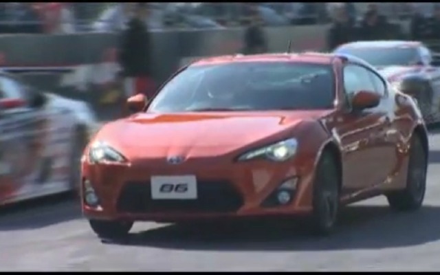 27日、富士スピードウェイでデビューを飾ったトヨタの新型FRスポーツカー、86（動画キャプチャー）