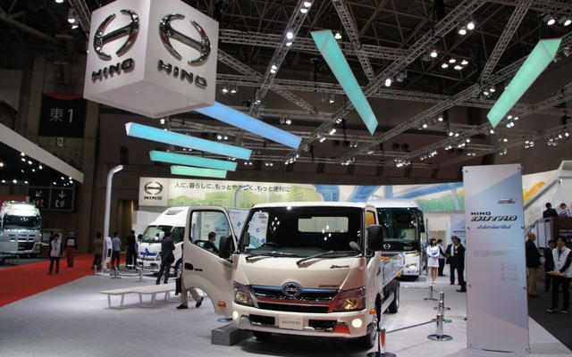 東京モーターショー2011 日野ブース