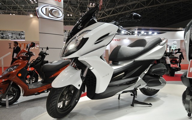 KYMCO K-XCT 300i（東京モーターショー11）